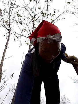 Snapshot of tcm-cute chatting on 10.21.25 tcm-cute online show from 10.21.25