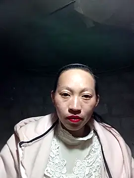 Snapshot of tcm-cute chatting on 10.28.25 tcm-cute online show from 10.28.25