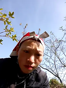 Snapshot of tcm-cute chatting on 10.30.25 tcm-cute online show from 10.30.25