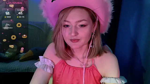 cute1stranger online show from 10.24.25