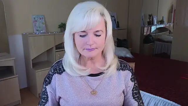 Snapshot of Vina_Vision chatting on 10.07.25 Vina Vision online show from 10.07.25