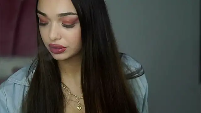 AmiraVeyl online show from 10.09.25