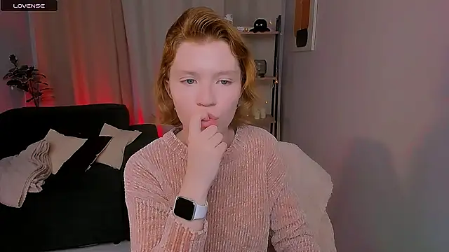 Peachy Carrie online show from 09.12.25