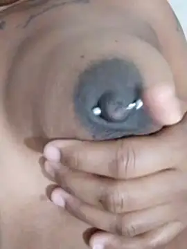 nessinha12 online show from 10.30.25