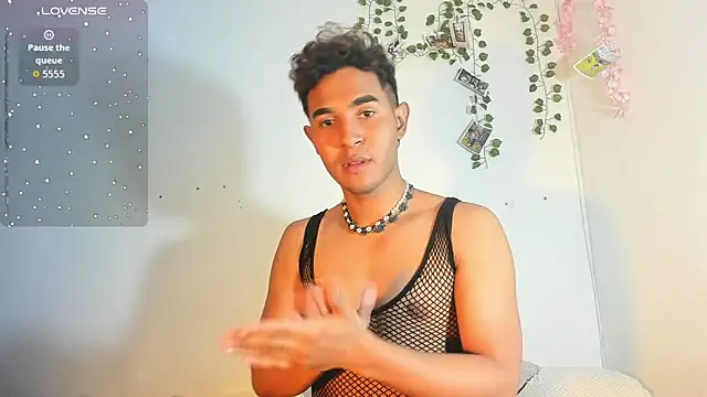 Snapshot of cute_sammy_1 chatting on 09.13.25 cute sammy 1 online show from 09.13.25