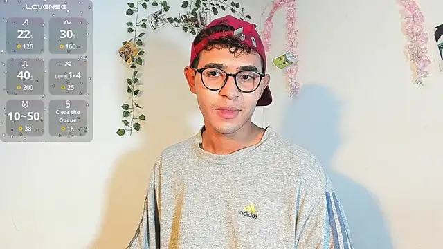 Snapshot of cute_sammy_1 chatting on 09.19.25 cute sammy 1 online show from 09.19.25