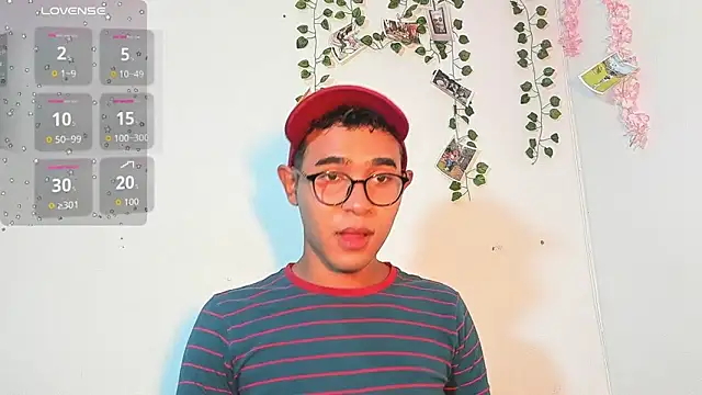 Snapshot of cute_sammy_1 chatting on 09.30.25 cute sammy 1 online show from 09.30.25