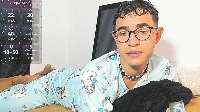 Snapshot of cute_sammy_1 chatting on 10.08.25 cute sammy 1 online show from 10.08.25