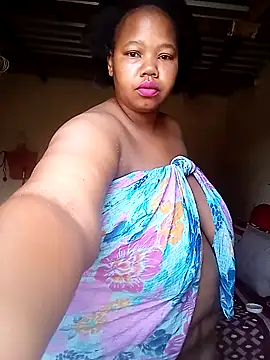 Curvycandy95 online show from 10.17.25