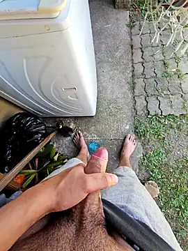 Snapshot of exibido021 chatting on 11.04.25 exibido021 online show from 11.04.25