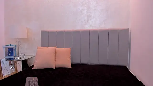 kendall roous online show from 09.10.25