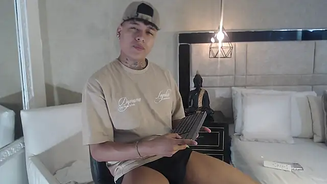 JacksonLivess online show from 09.13.25