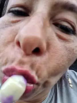 maleja23 online show from 10.14.25