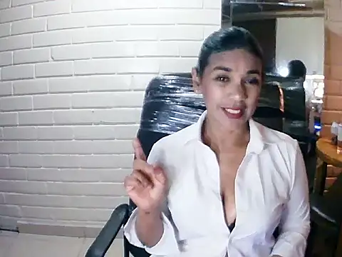 MiiaVelasquez online show from 11.06.25