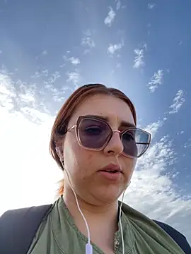 CoraVibes online show from 04.22.26