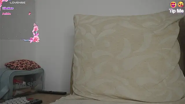 Roxybeautyy online show from 03.27.26