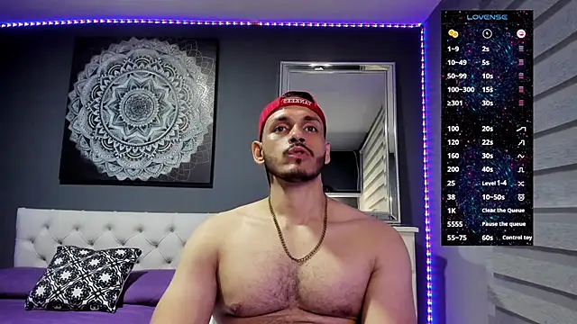 Snapshot of TianZilac chatting on 10.05.25 TianZilac online show from 10.05.25