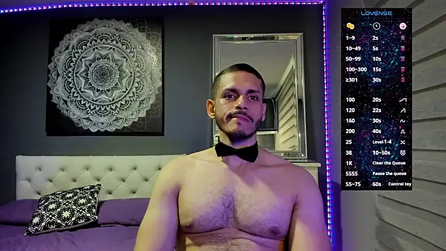 Snapshot of TianZilac chatting on 10.05.25 TianZilac online show from 10.05.25