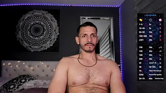 Snapshot of TianZilac chatting on 10.16.25 TianZilac online show from 10.16.25