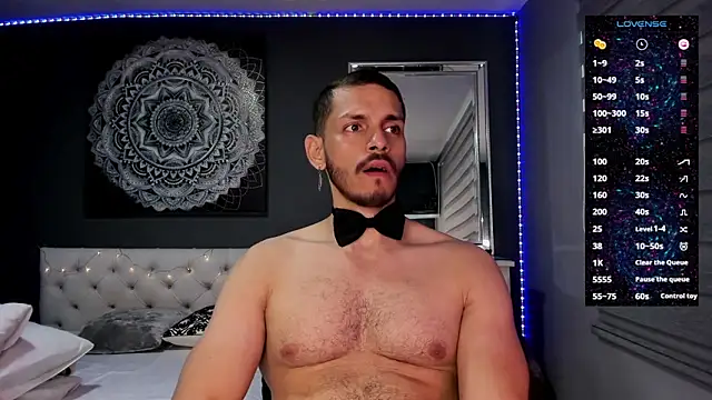 Snapshot of TianZilac chatting on 10.26.25 TianZilac online show from 10.26.25