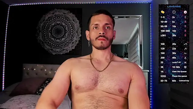 Snapshot of TianZilac chatting on 10.28.25 TianZilac online show from 10.28.25