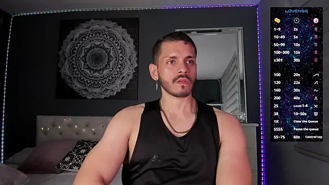 Snapshot of TianZilac chatting on 10.30.25 TianZilac online show from 10.30.25