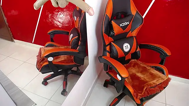 Snapshot of konojan_6 chatting on 10.09.25 konojan 6 online show from 10.09.25