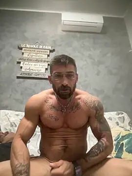 Snapshot of GmGit chatting on 10.05.25 GmGit online show from 10.05.25