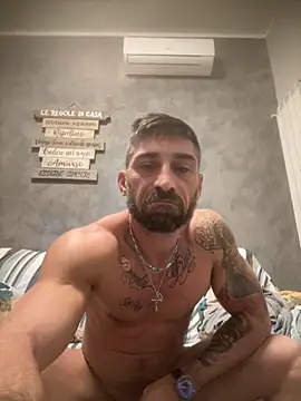 Snapshot of GmGit chatting on 10.21.25 GmGit online show from 10.21.25