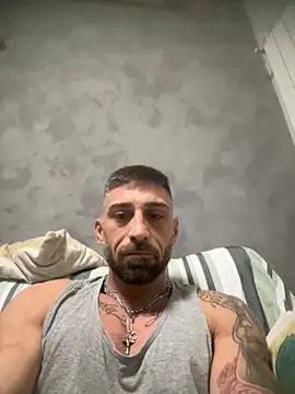 Snapshot of GmGit chatting on 10.22.25 GmGit online show from 10.22.25