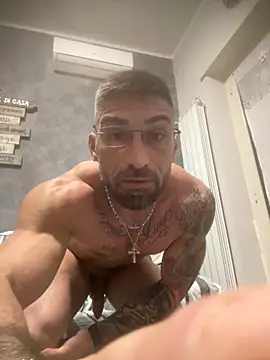 Snapshot of GmGit chatting on 10.24.25 GmGit online show from 10.24.25