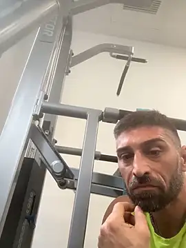 Snapshot of GmGit chatting on 10.31.25 GmGit online show from 10.31.25