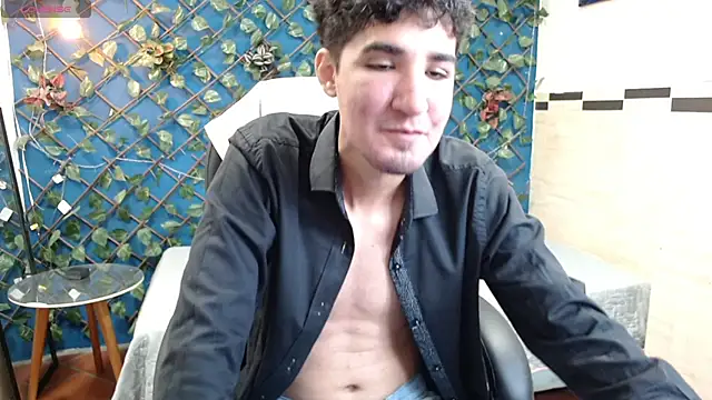 Snapshot of whitebull2606 chatting on 10.11.25 whitebull2606 online show from 10.11.25