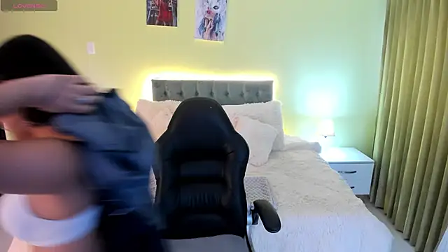 Snapshot of Camille_Olsen_ chatting on 10.17.25 Camille Olsen online show from 10.17.25