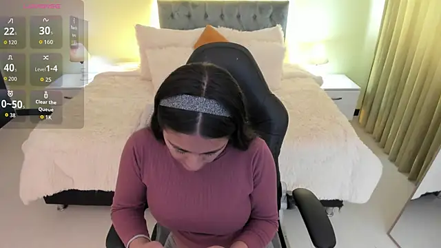 Snapshot of Camille_Olsen_ chatting on 10.30.25 Camille Olsen online show from 10.30.25