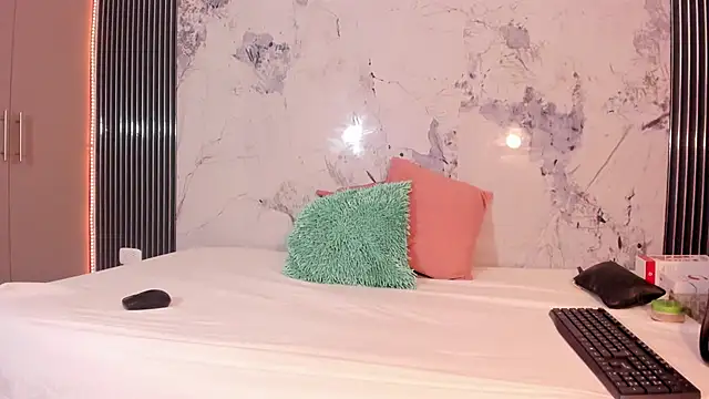 Mia Duarte1 online show from 01.17.26