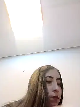 Sophi Thaylorr online show from 10.22.25