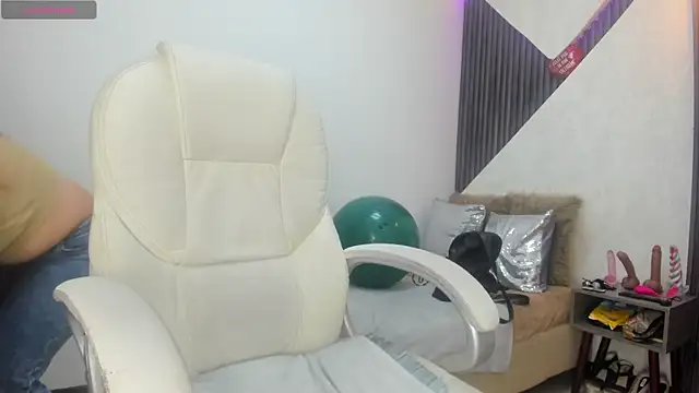 roxana santini online show from 12.18.25