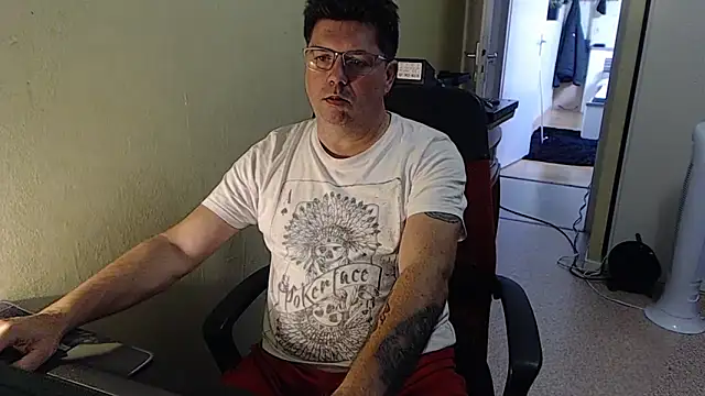 blueandwhite1 online show from 09.27.25