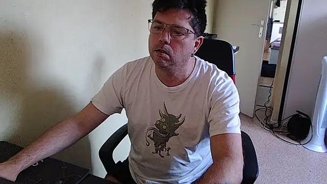 blueandwhite1 online show from 10.11.25