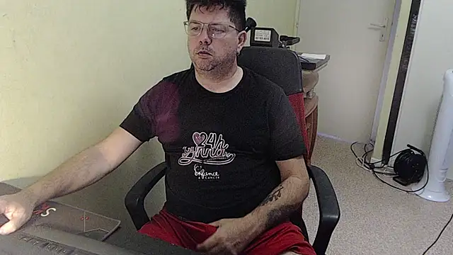 blueandwhite1 online show from 10.25.25