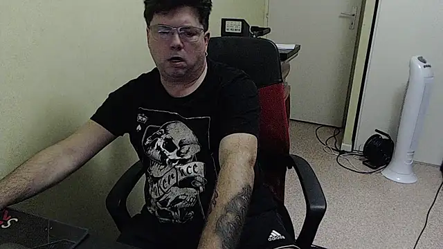 blueandwhite1 online show from 11.10.25