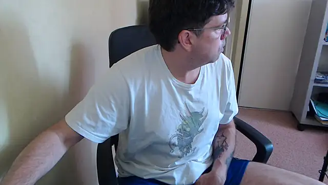 Snapshot of blueandwhite1 chatting on 06.17.26 blueandwhite1 online show from 06.17.26