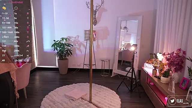 Snapshot of Just__dani chatting on 10.25.25 Just dani online show from 10.25.25