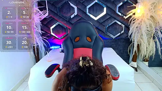 Zoe-Johnson  online show from 11.11.25