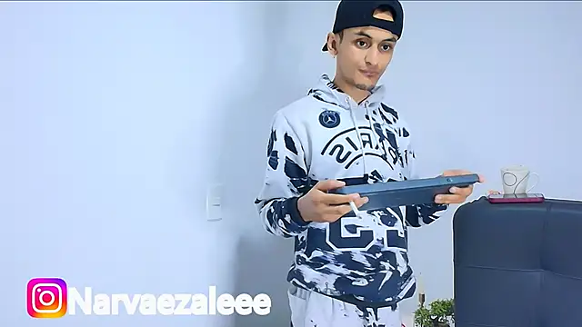 AlejandroLoouis online show from 10.31.25