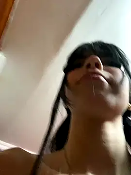 Snapshot of valentinagomez17 chatting on 10.25.25 valentinagomez17 online show from 10.25.25