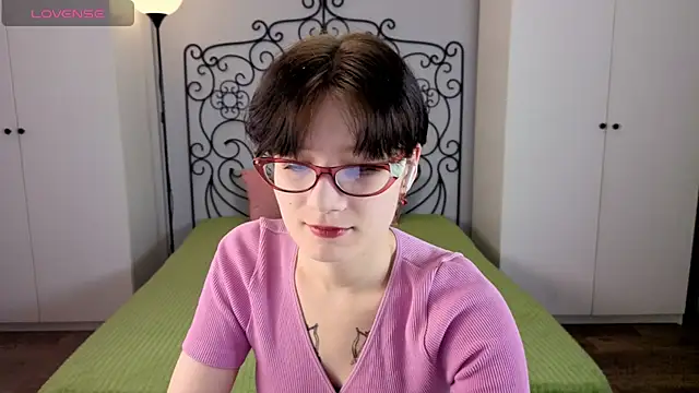 oliviafairy1 online show from 09.30.25