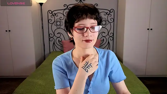 oliviafairy1 online show from 10.06.25