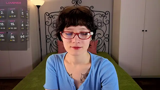 oliviafairy1 online show from 10.21.25